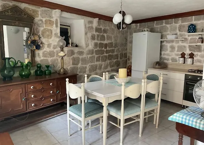 Будинок відпочинку Seget Donji